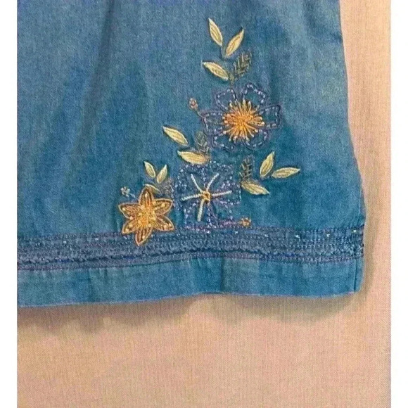 Alfred Dunner Top Womens 16P Chambray Floral Embroidered Button Up Short Sleeve - Picture 3 of 6